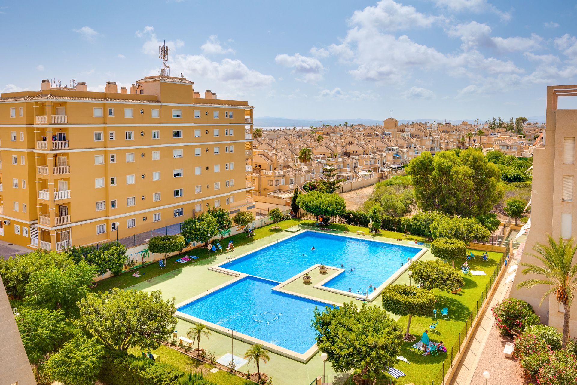 Piscina de Apartament en venda en Torrevieja amb Aire condicionat, Calefacció i Terrassa