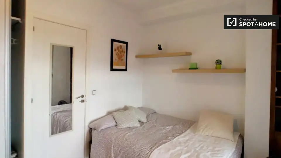 Room in Opañel