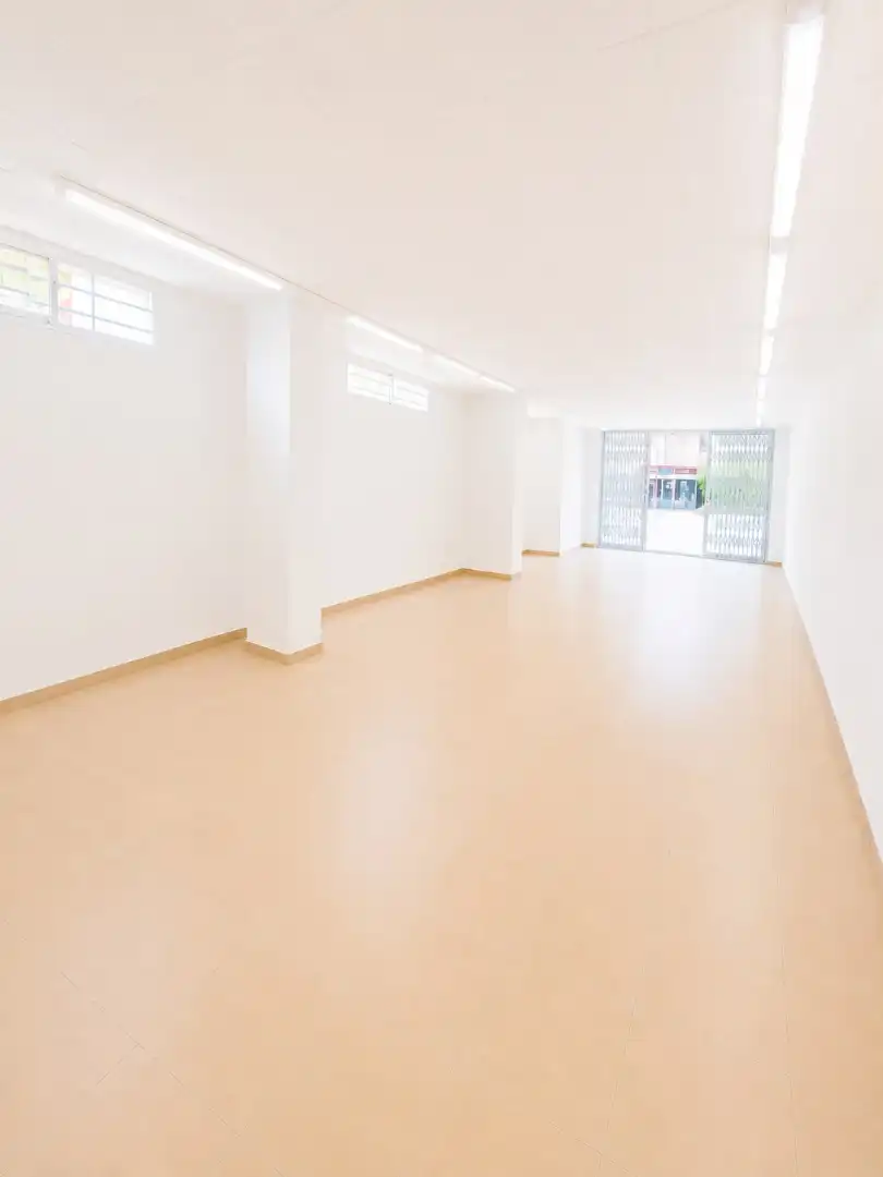 Local commercial à vendre à Miami Platja, imagen 7