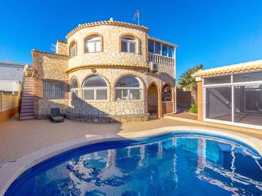 Xalet amb piscina en venda a Orihuela Costa
