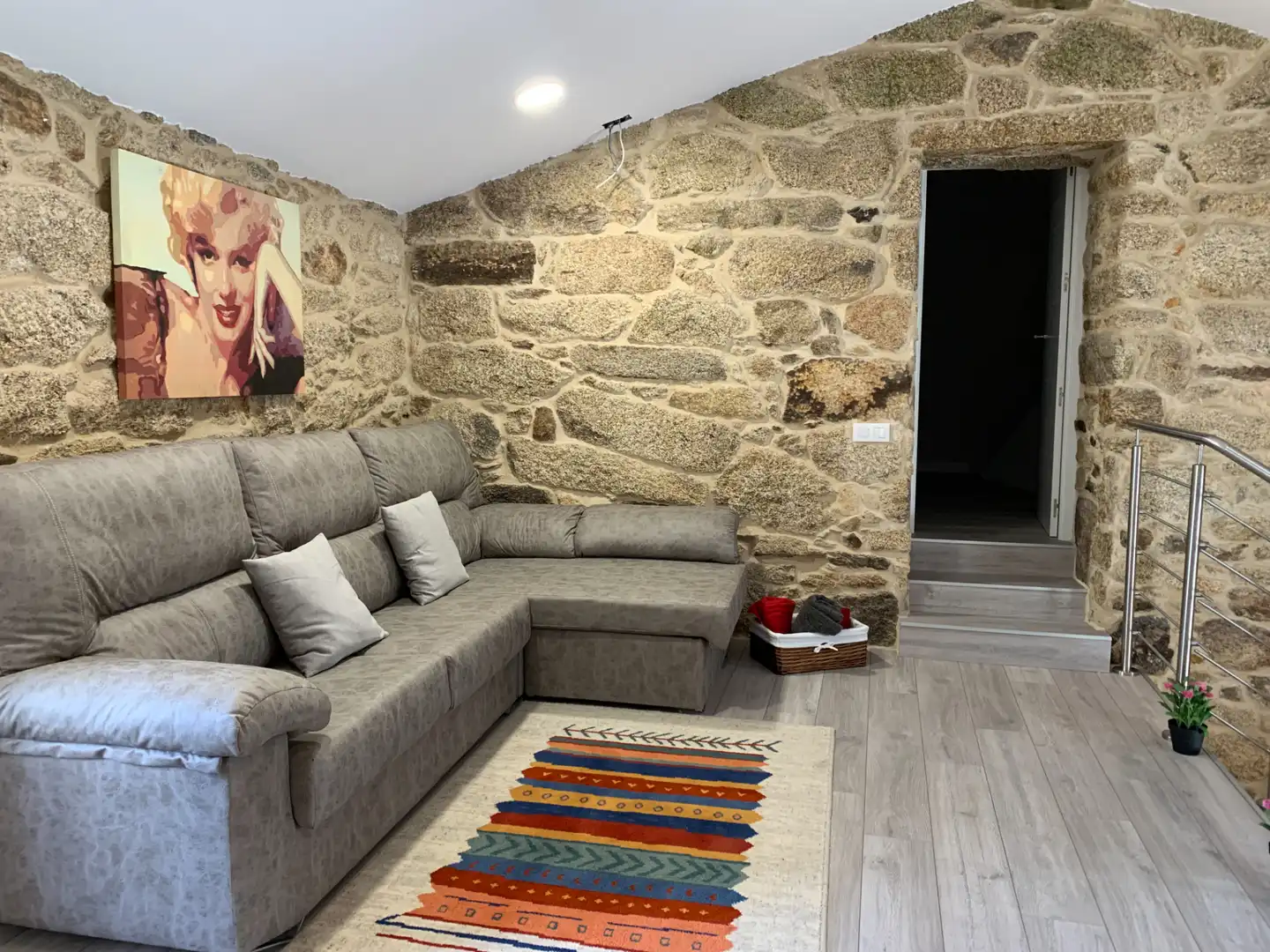 Sala d'estar de Finca rústica en venda en Muros amb Calefacció i Moblat