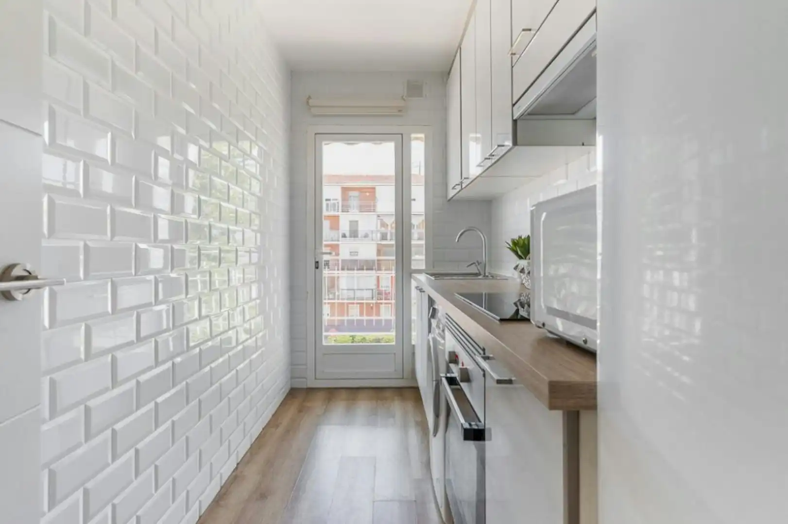 Kitchen of Flat for share in Madrid  with Furnished, Washing machine and TV