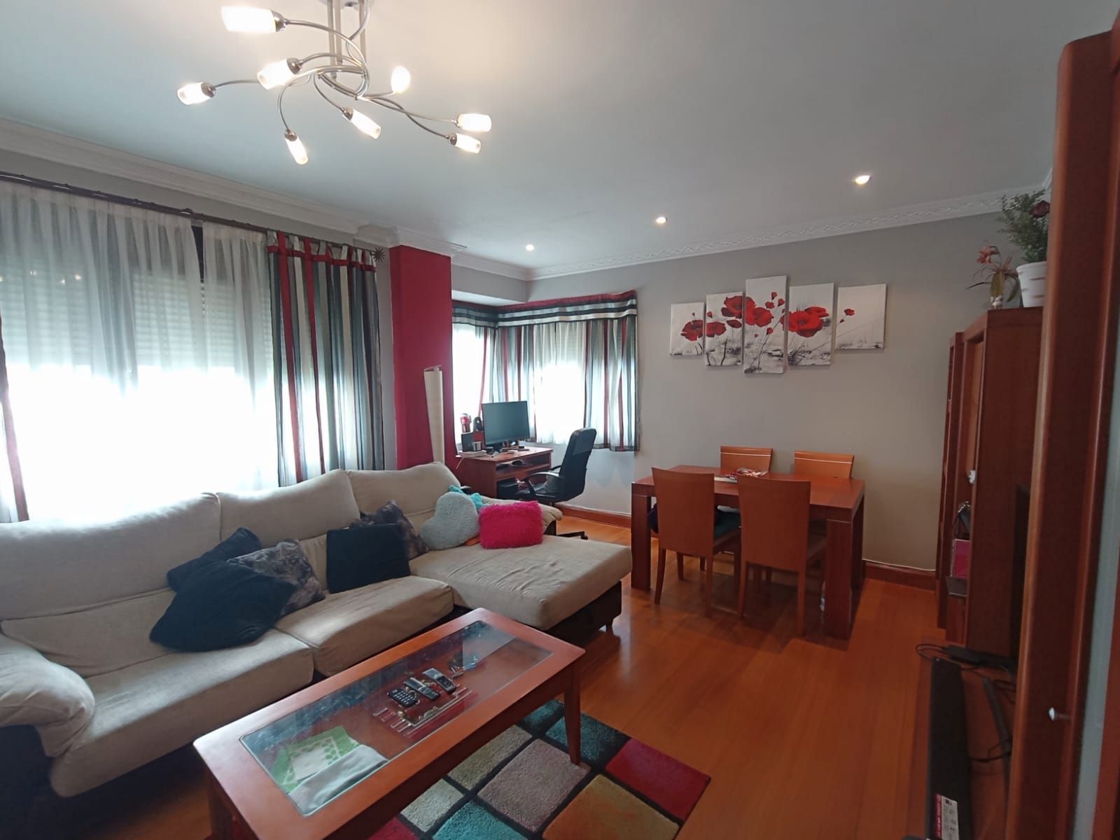 Living room of Flat for sale in Bilbao   with Heating, Parquet flooring and Storage room