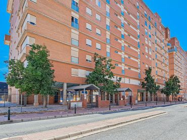 Piso con balcón en venta en Calle ESTRELLA ALTAIR 10