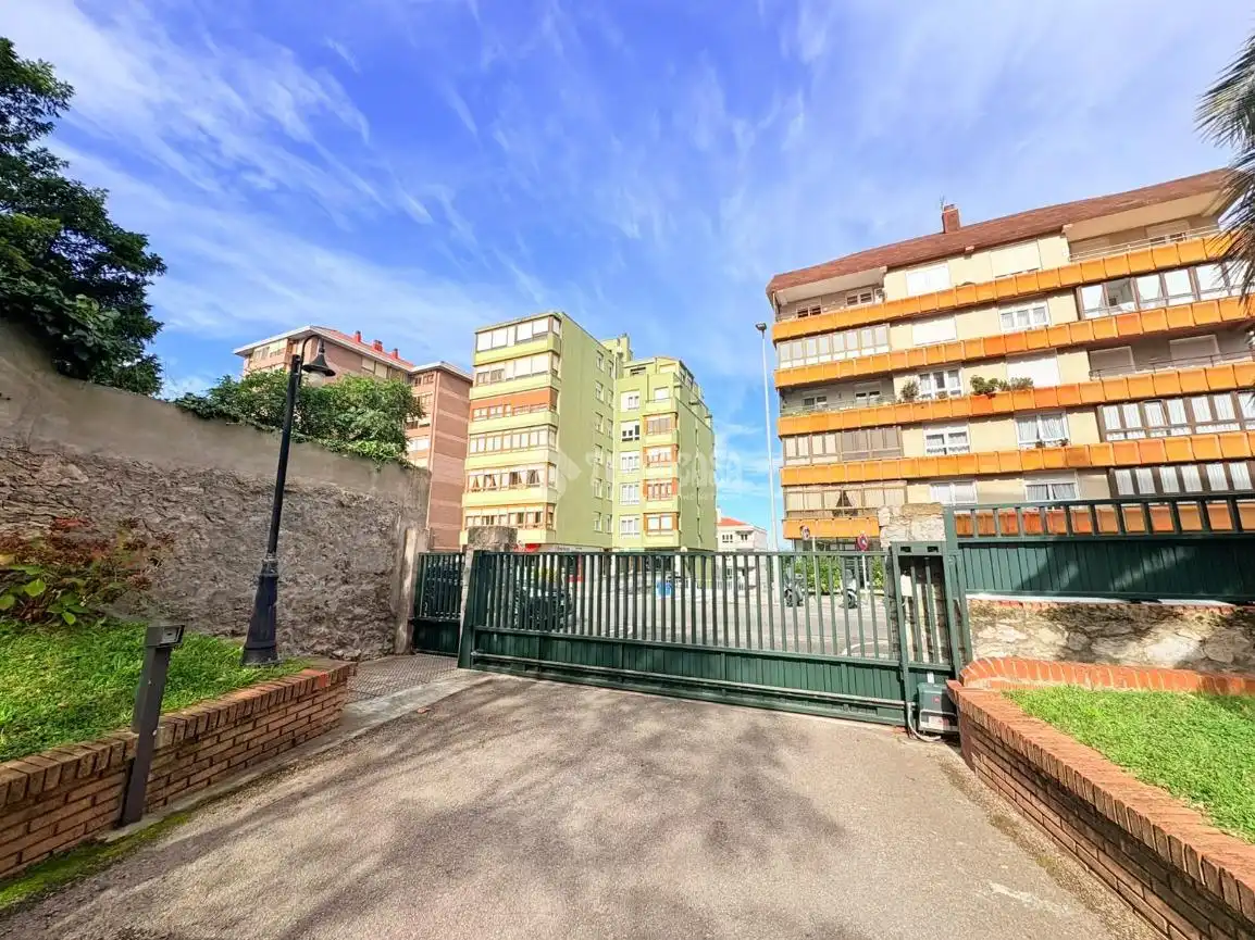 Vista exterior de Piso en venta en Santander con Calefacción y Terraza