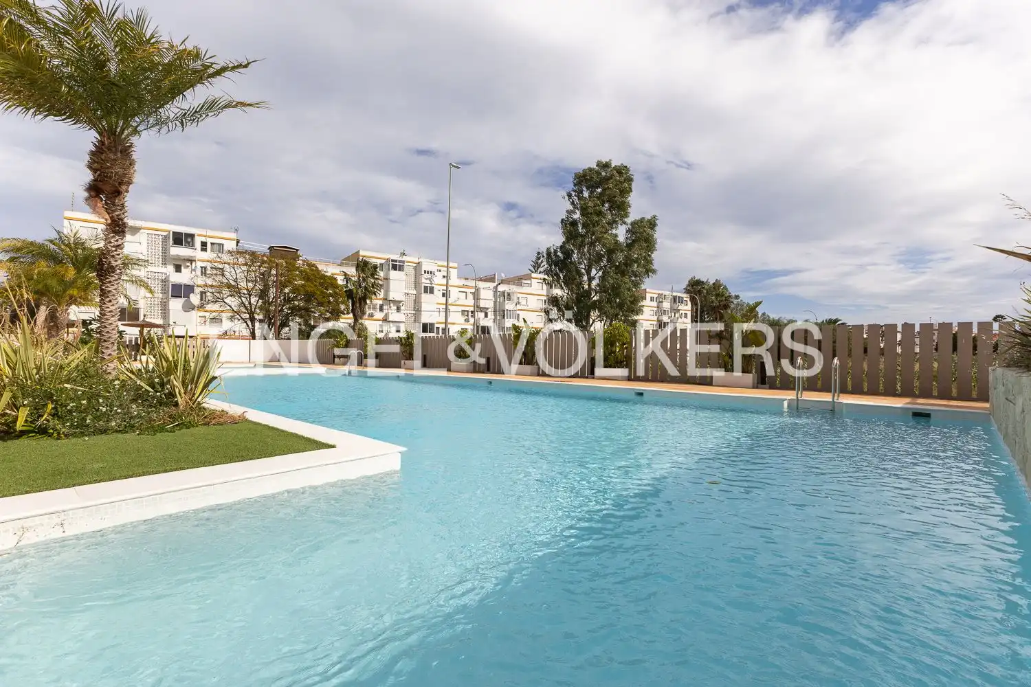 Swimming pool of Attic for sale in Dénia  with Air Conditioner, Heating and Terrace