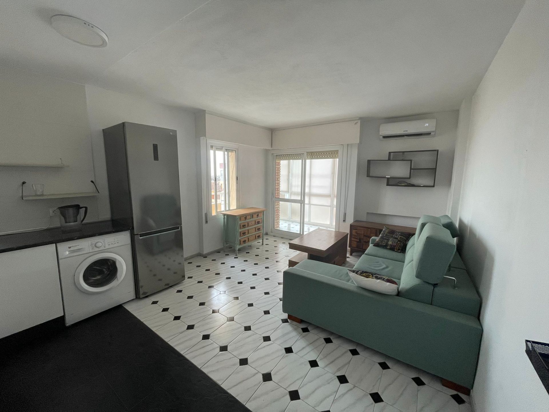 Living room of Apartments for sale in Benalmádena  with Terrace and Furnished