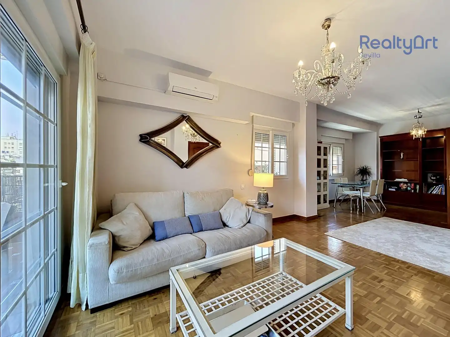 Sala de estar de Piso en venta en Sevilla con Aire acondicionado, Parquet y Terraza