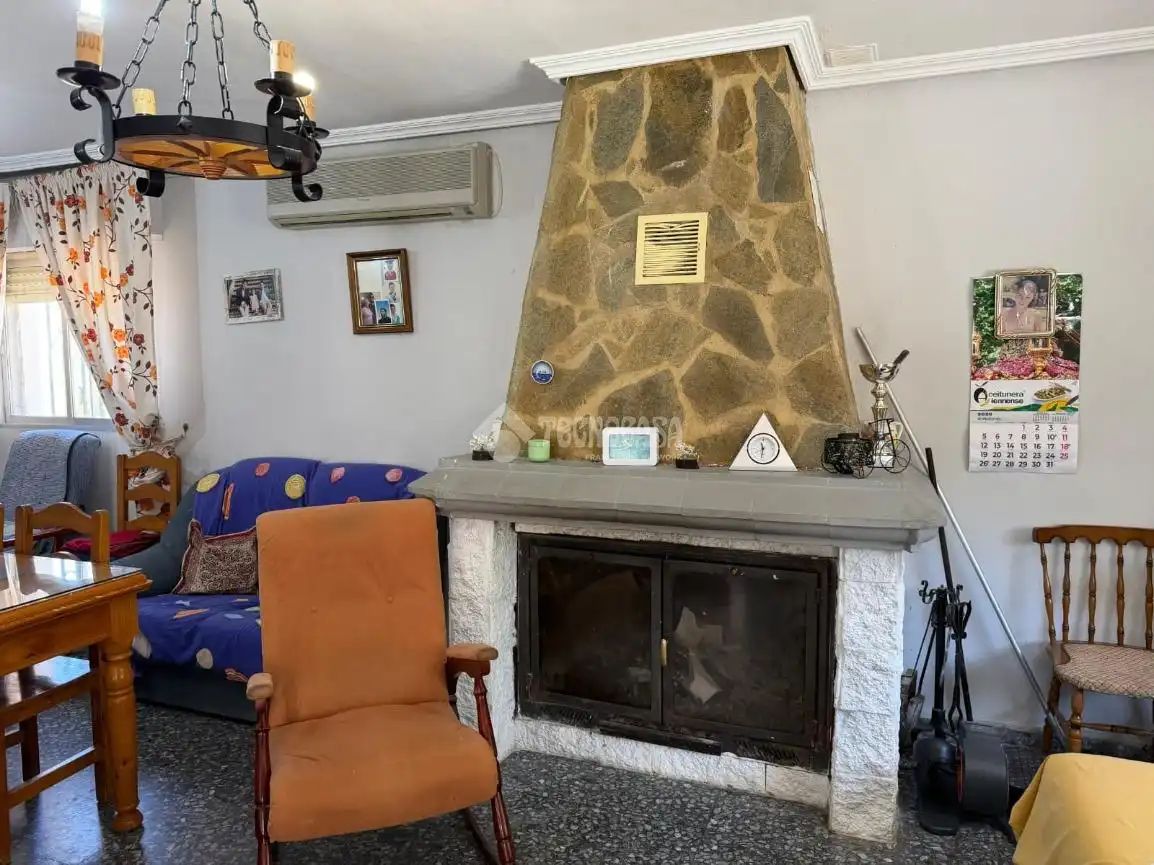 Sala d'estar de Finca rústica en venda en Jaén