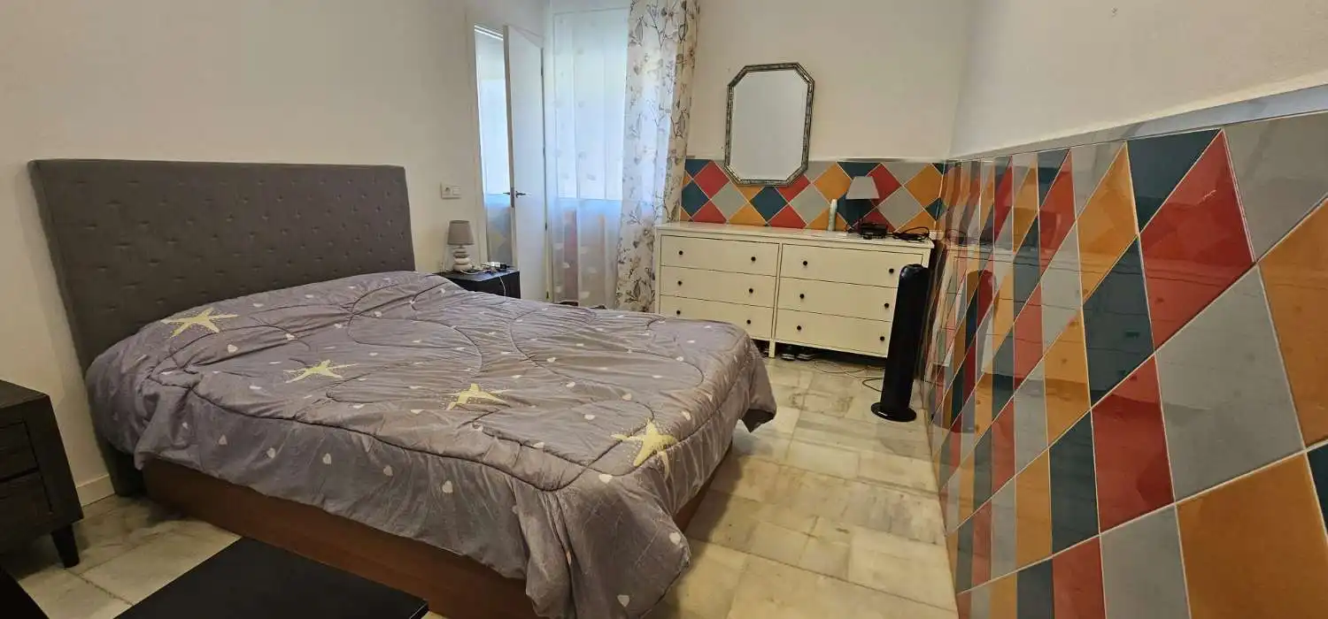 Dormitori de Apartament en venda en Fuengirola amb Aire condicionat, Calefacció i Moblat