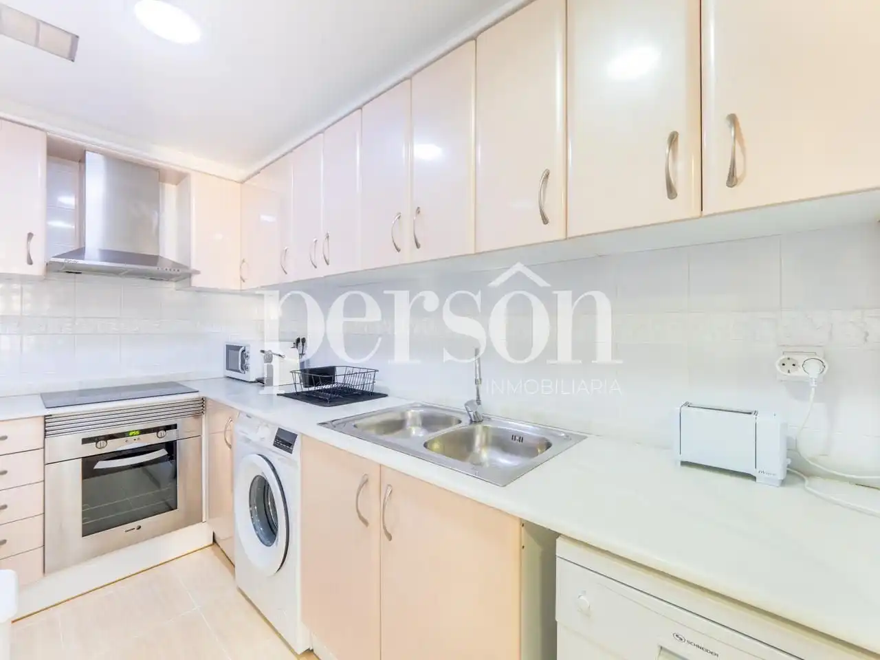Kitchen of Flat for rent in Ciutat Vella 