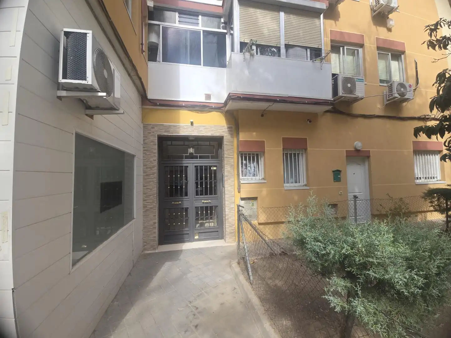 Vista exterior de Apartament en venda en Centro