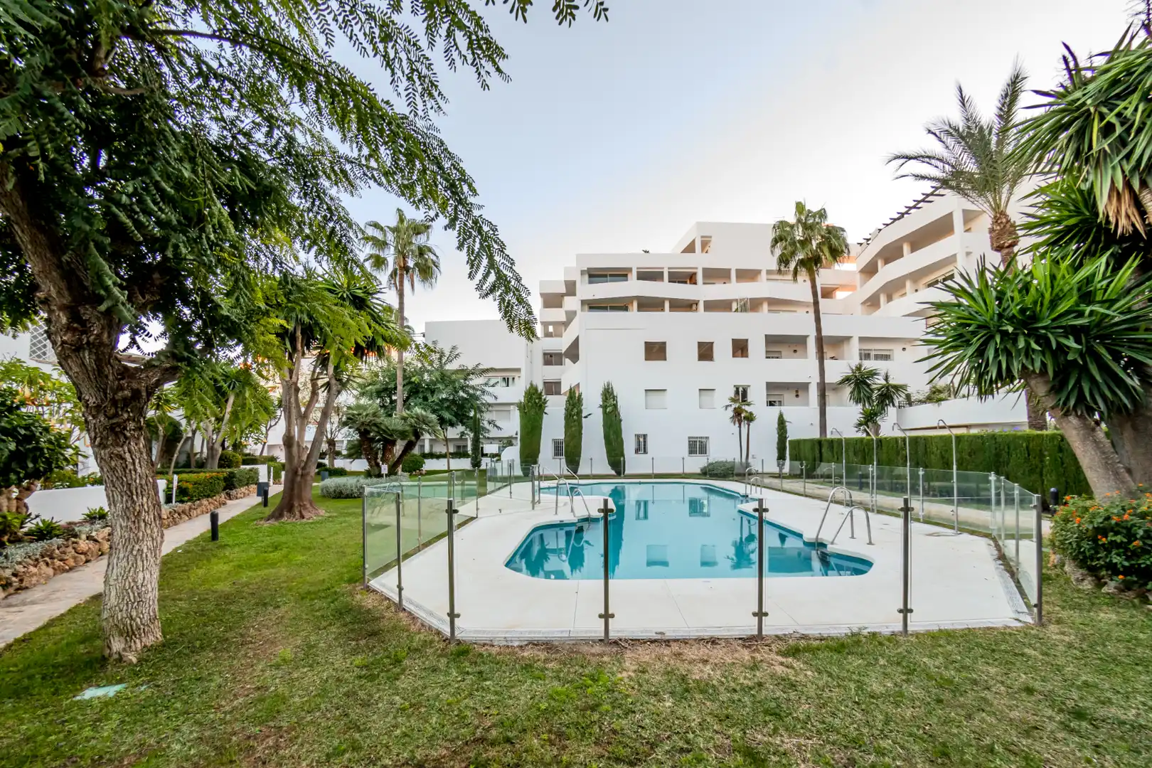Apartament amb piscina en venda a Nueva Andalucía, imagen 33