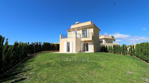 EXCLUSIVA VIVIENDA UNIFAMILIAR CON PISCINA COMUNITARIA EN EL PARAISO  SA RÁPITA