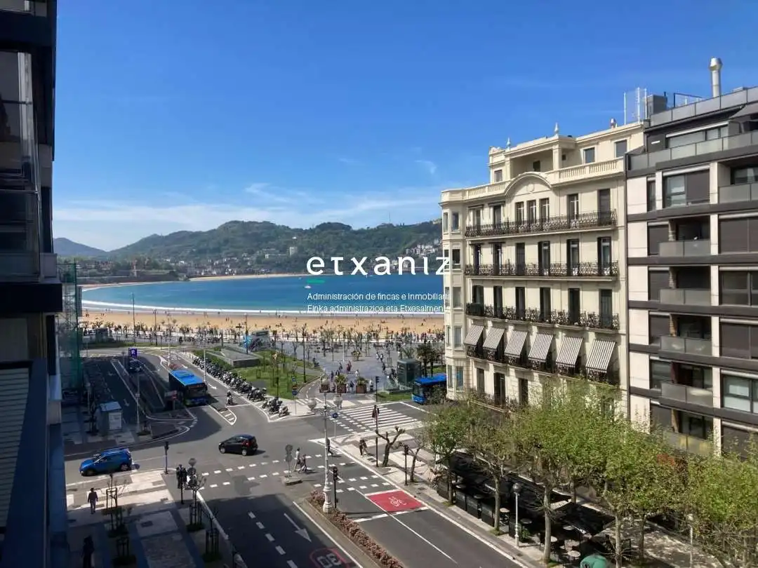 Vista exterior de Piso de alquiler en Donostia - San Sebastián  con Calefacción, Terraza y Horno