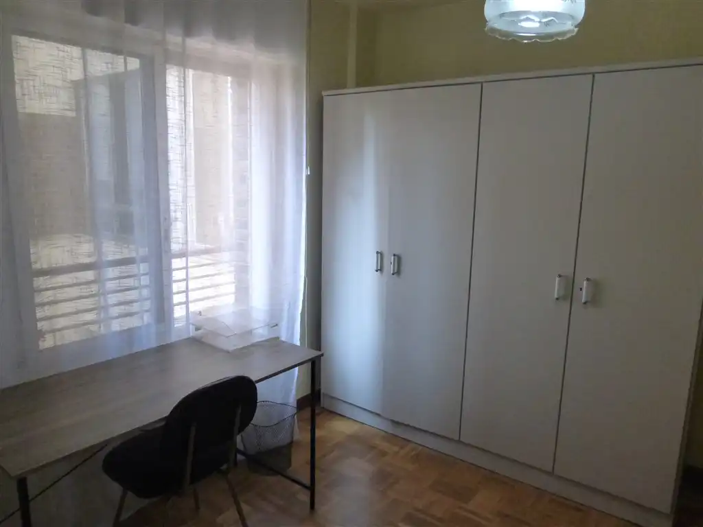 Habitación de Piso de alquiler en  Pamplona / Iruña con Calefacción y Amueblado