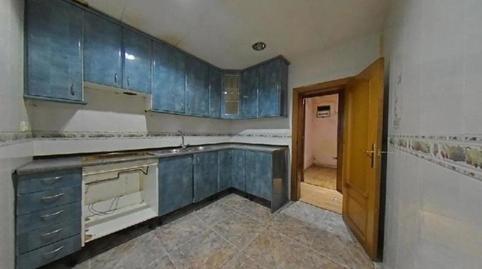Foto 2 de Piso en venta en Ciutat Meridiana, Barcelona