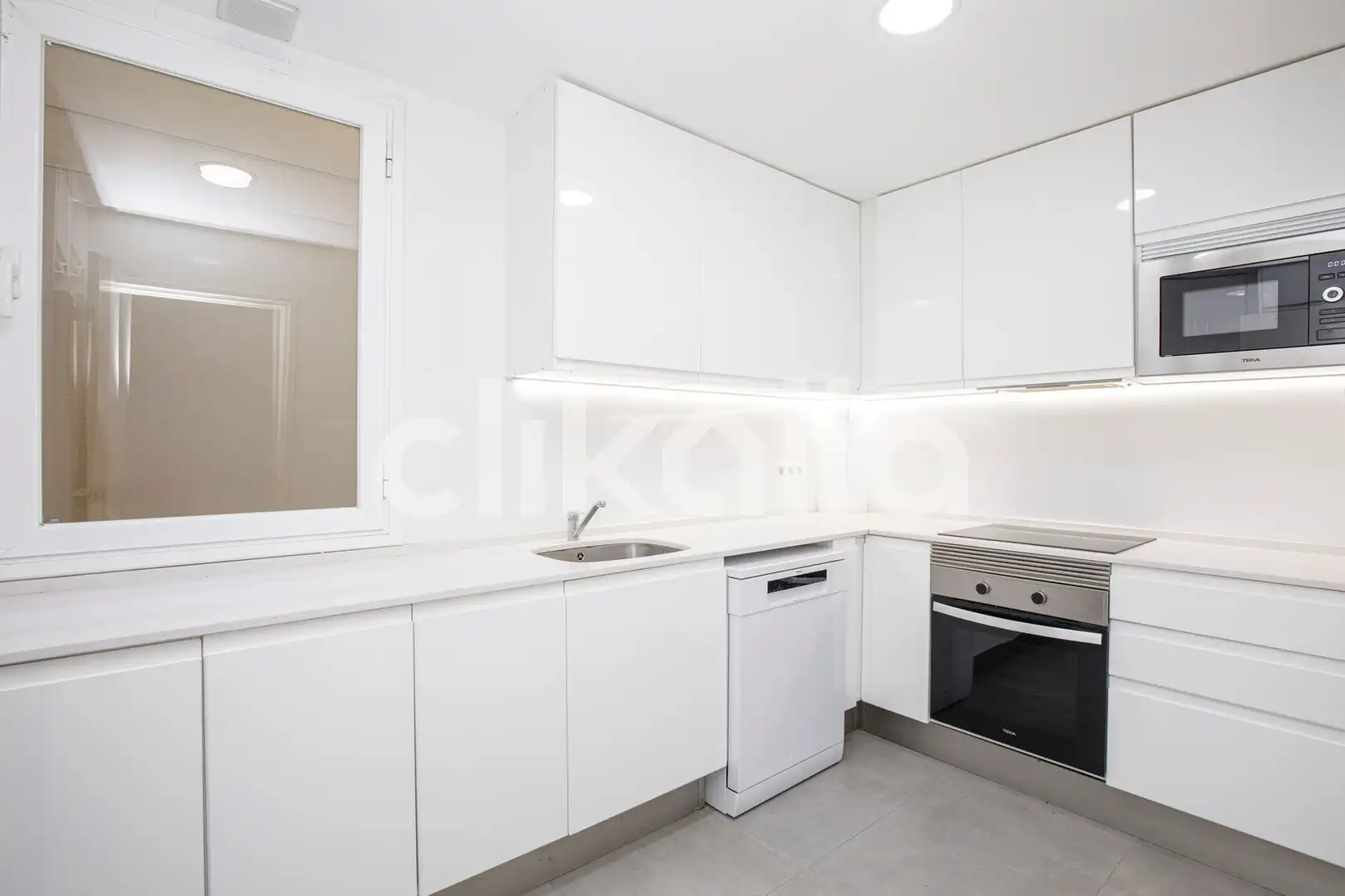 Flat for sale in La Marina del Port
