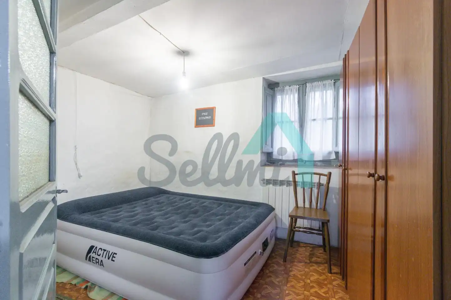 Habitación de Casa adosada en venta en Quirós con Calefacción y Trastero