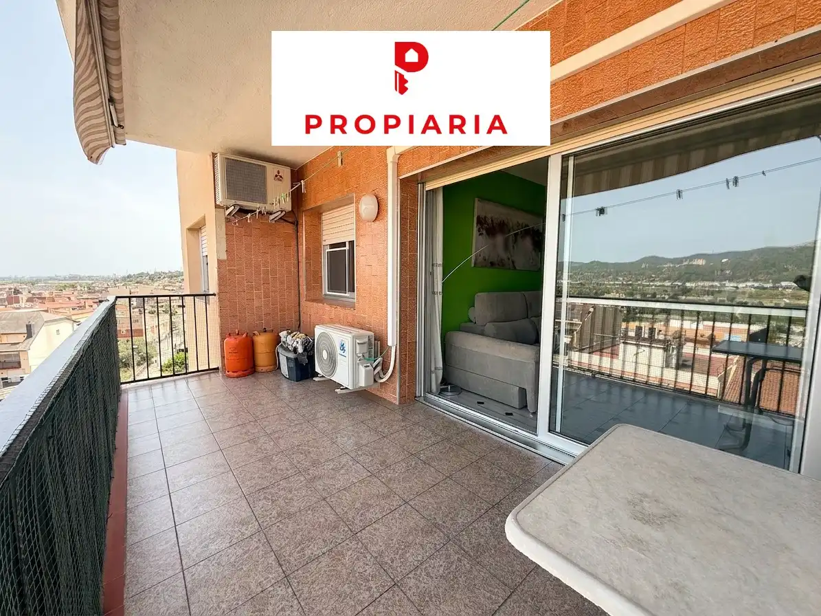 Exterior view of Flat for sale in Sant Vicenç Dels Horts  with Air Conditioner, Heating and Terrace