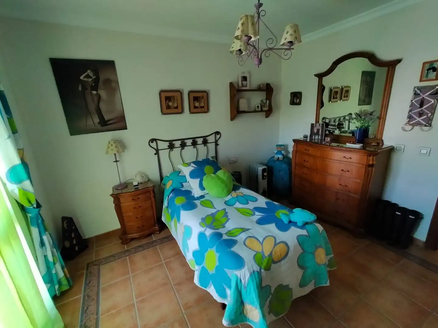 Dormitori de Casa o xalet en venda en La Línea de la Concepción amb Aire condicionat, Jardí privat i Traster