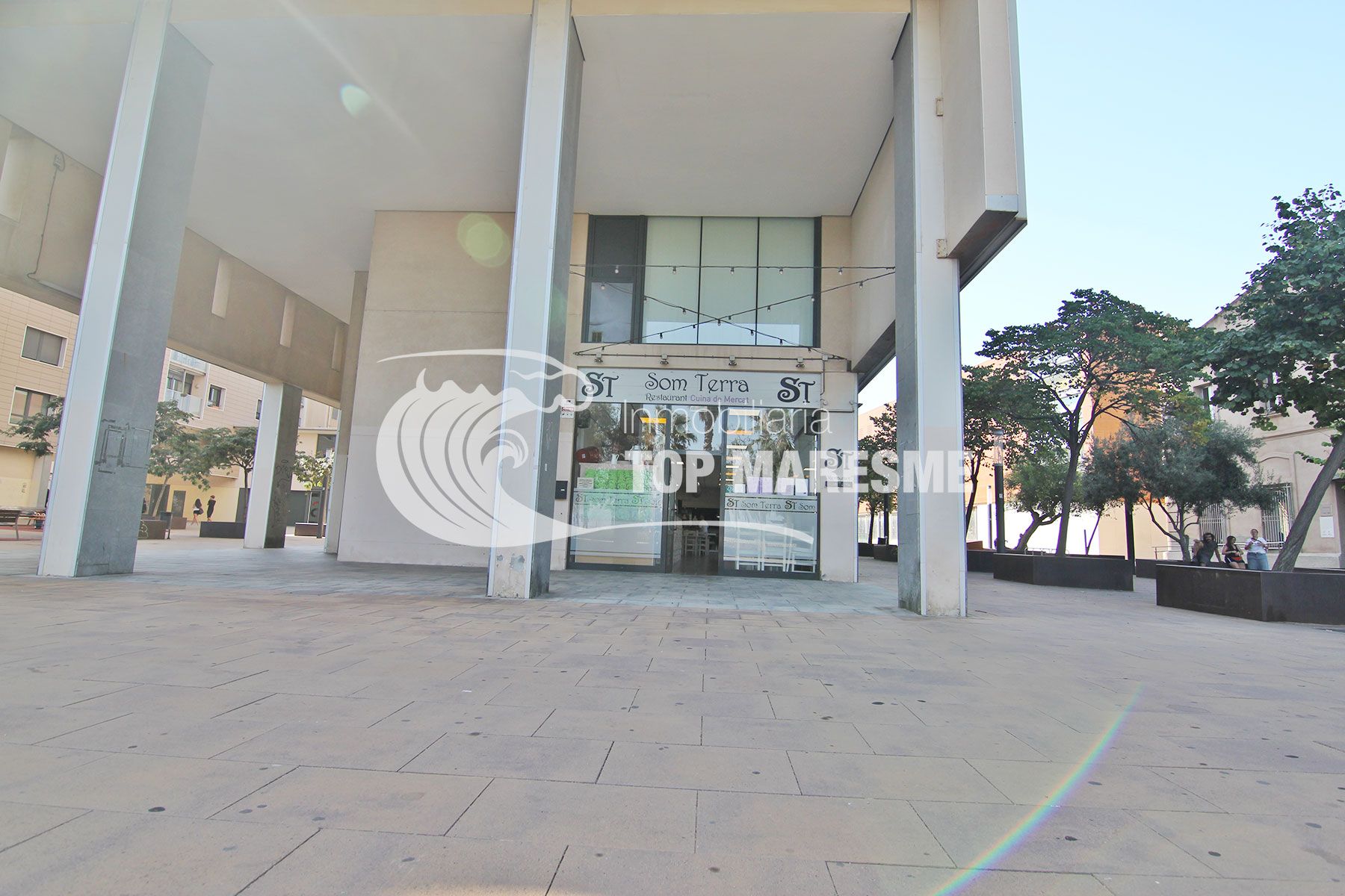 Vista exterior de Local en traspaso en Mataró con Aire acondicionado, Calefacción y Terraza
