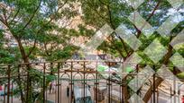 Exterior view of Flat for sale in  Barcelona Capital  with Air Conditioner and Balcony
