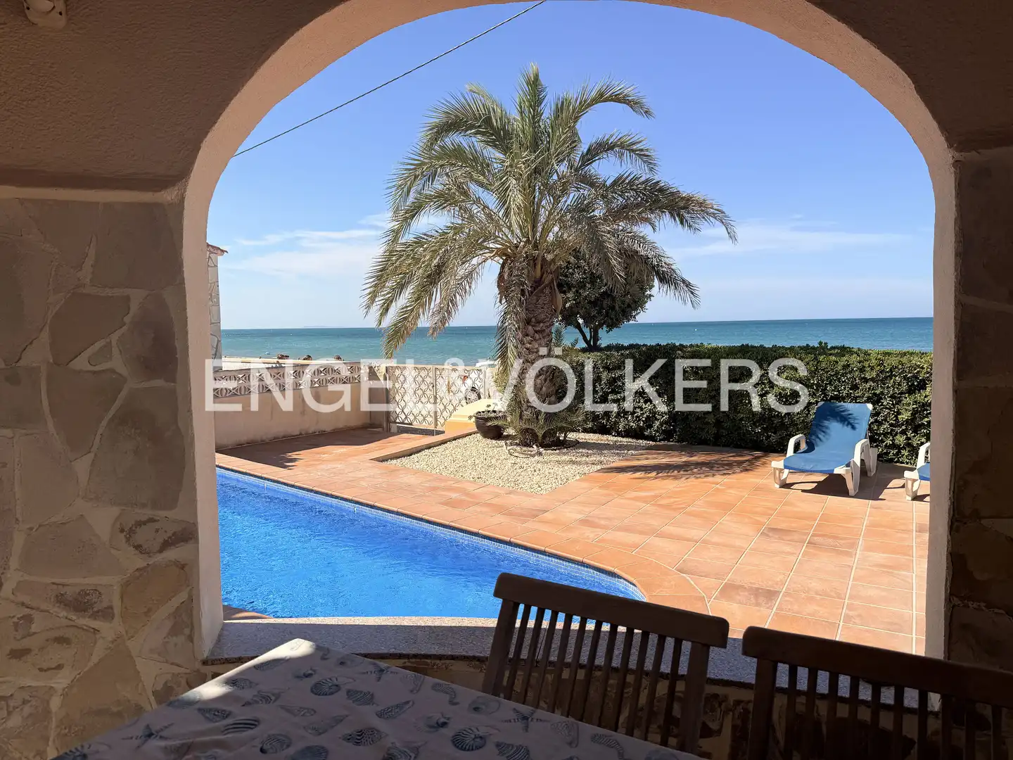 Vista exterior de Casa o xalet en venda en Els Poblets amb Aire condicionat, Calefacció i Jardí privat