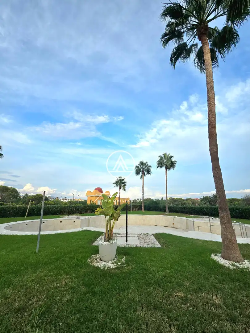 Vista exterior de Piso en venta en Roquetas de Mar con Aire acondicionado, Calefacción y Terraza