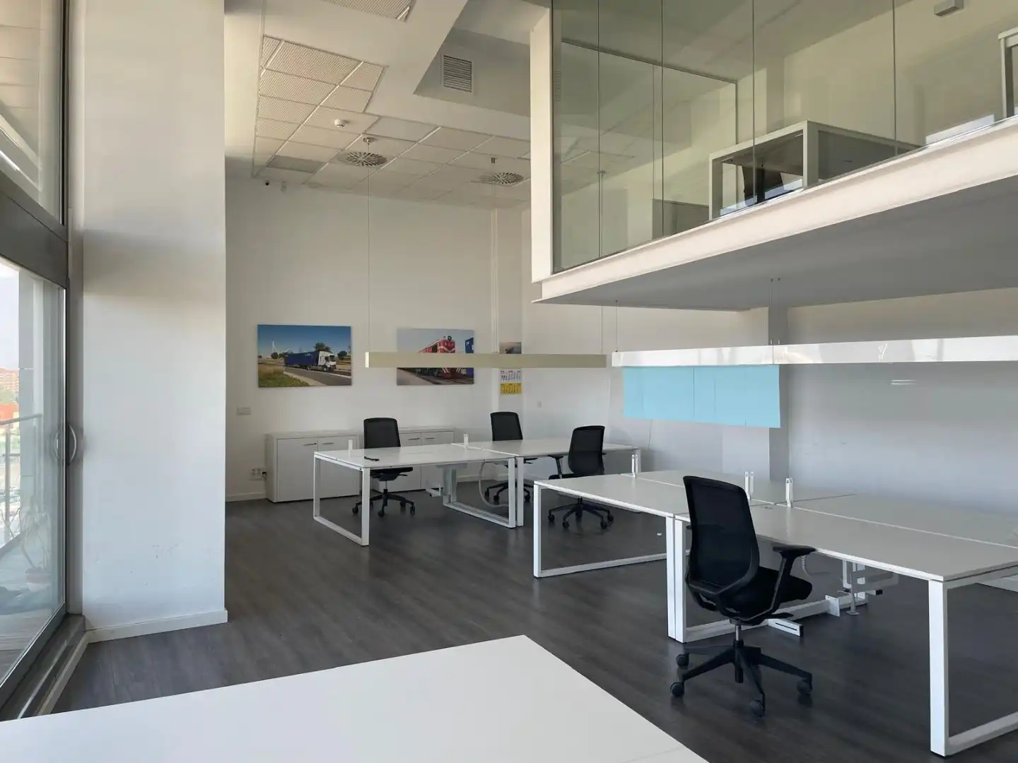 Büro zur Miete in Xirivella mit Klimaanlage, Heizung und Terrasse