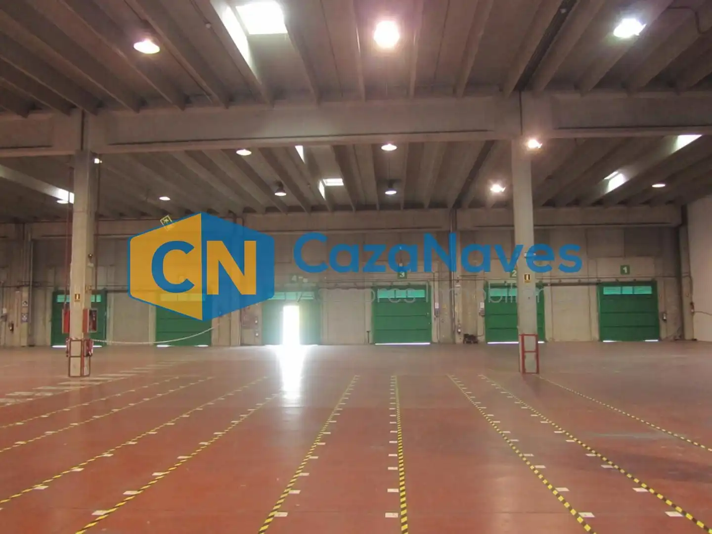 Industrial building to rent in Barrio de la Estación, imagen 2