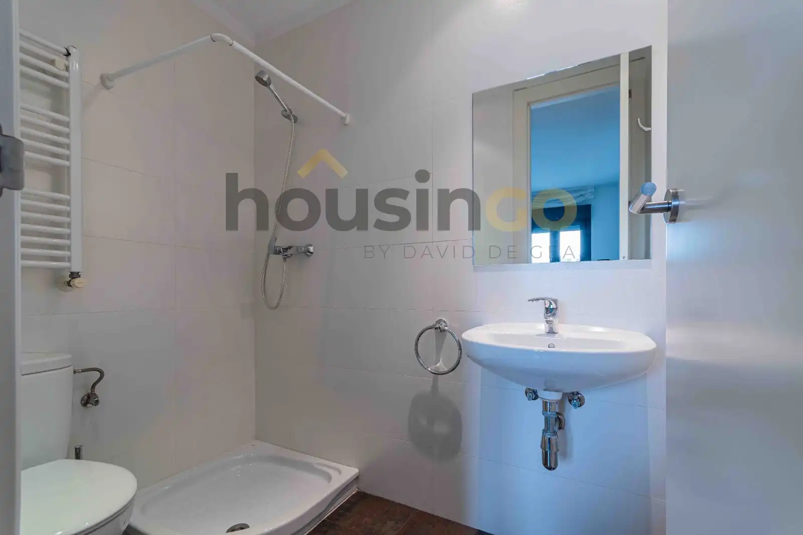 Bathroom of Flat for rent in Madrid  with Air Conditioner, Heating and Terrace