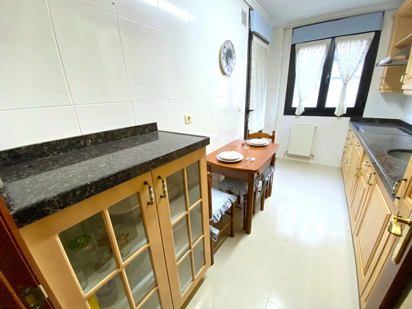 Cocina de Piso en venta en Castro-Urdiales con Calefacción, Jardín privado y Parquet