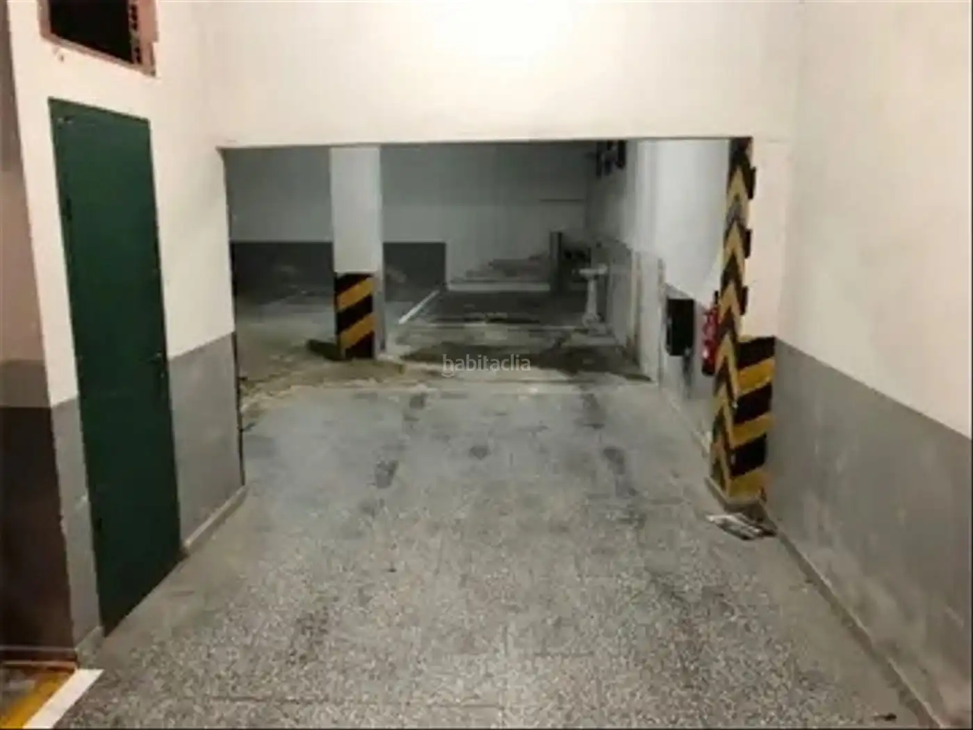 Parkplatz zur Miete in Calle Infiesto 8
