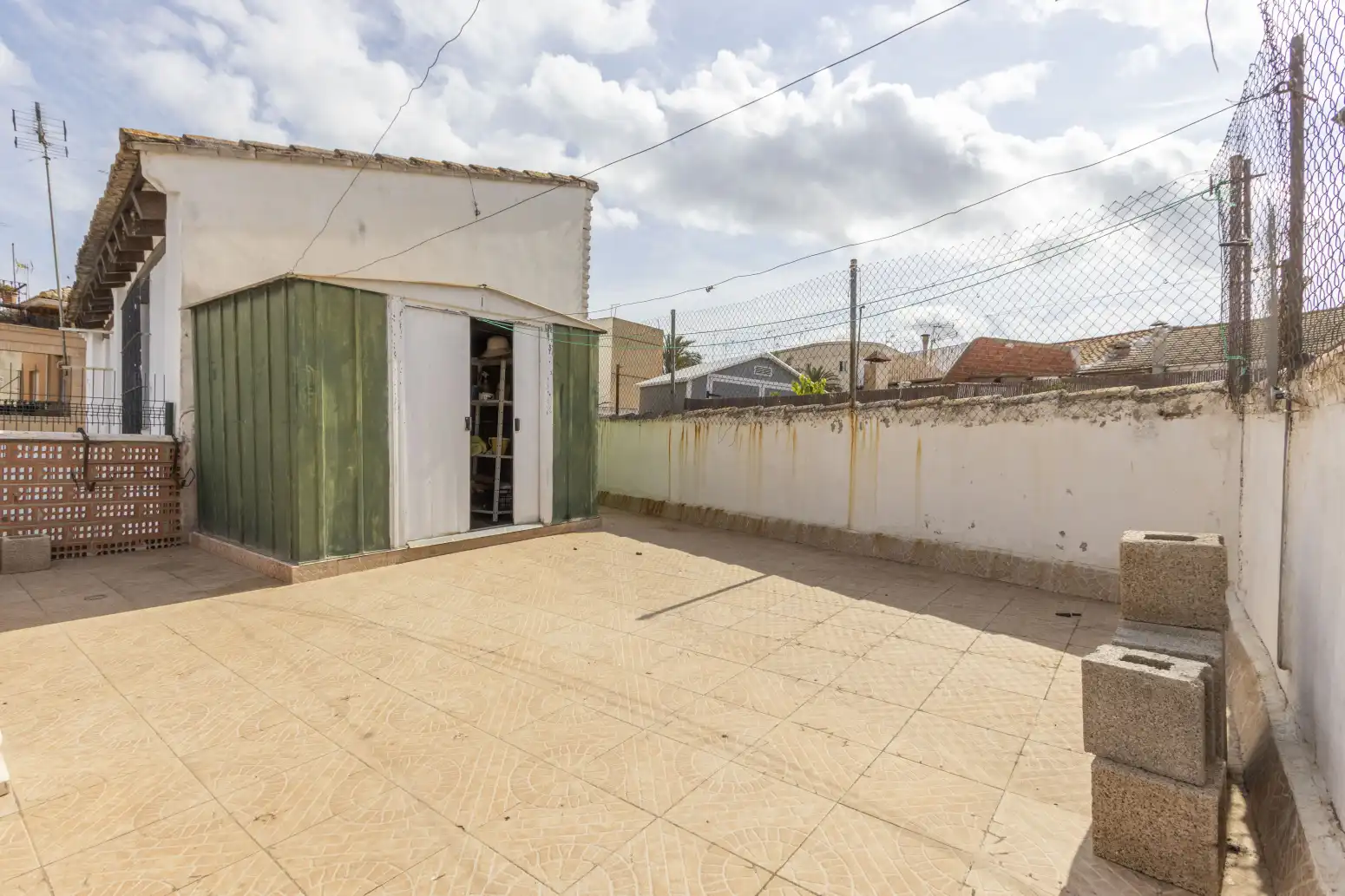 Exterior view of Houses for sale in Valencia  with Heating, Terrace and Storage room