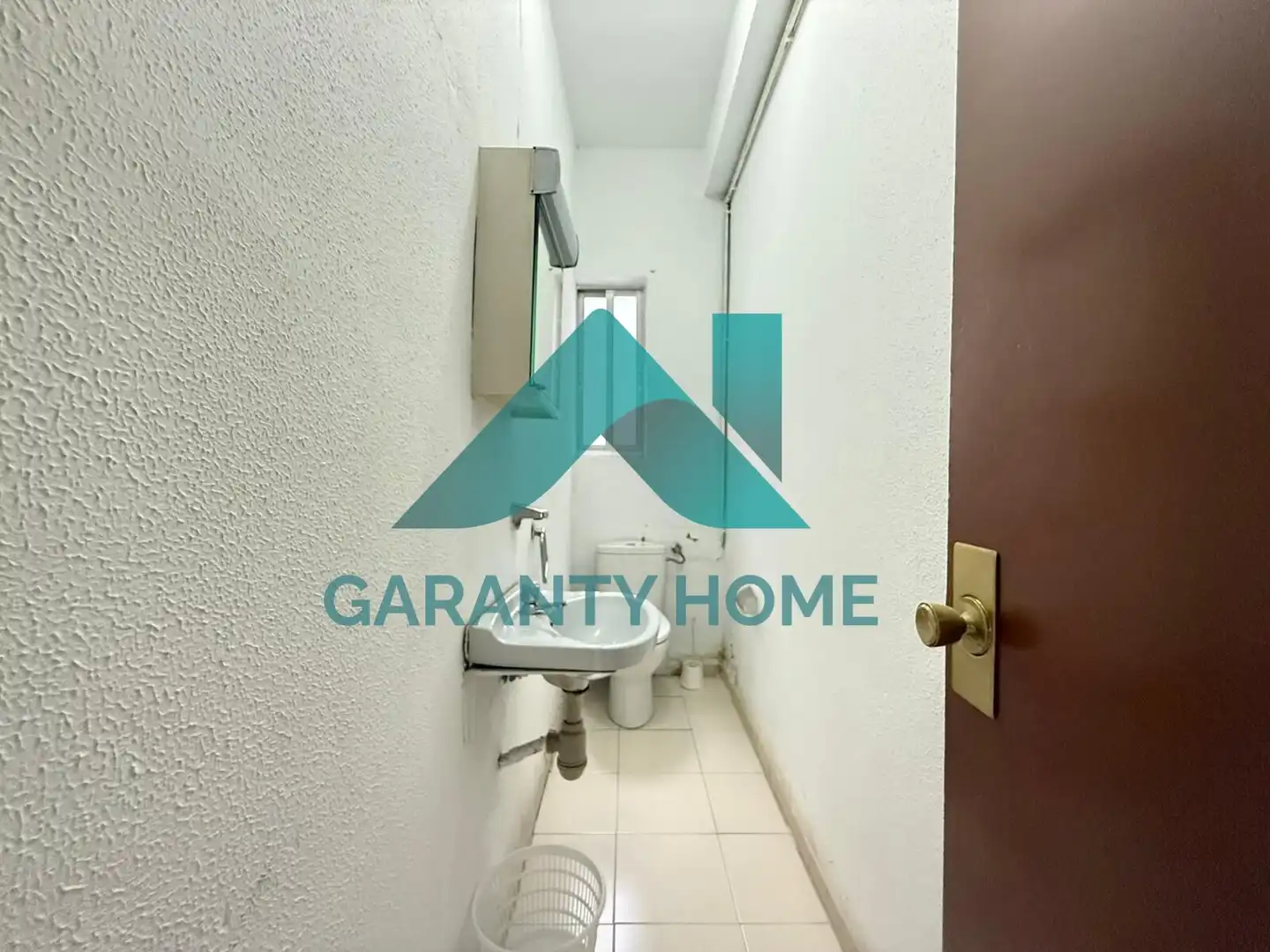 Bathroom of Flat for sale in Cáceres  with Air Conditioner, Heating and Furnished