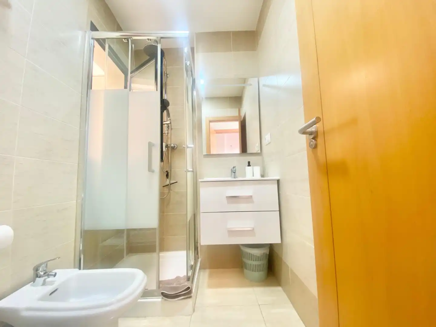 Bany de Apartament de lloguer en El Campello amb Piscina, Moblat i Rentadora
