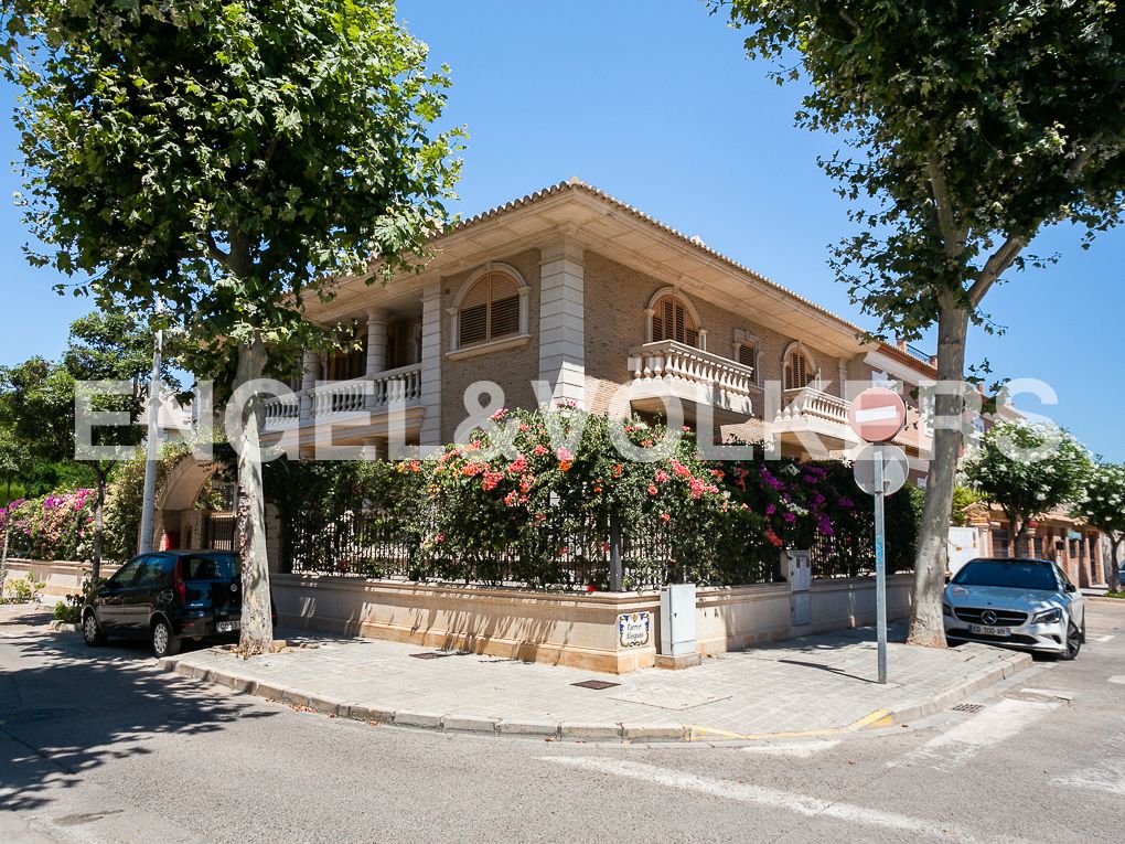 Exterior view of Single-family semi-detached for sale in Picanya  with Air Conditioner, Heating and Private garden