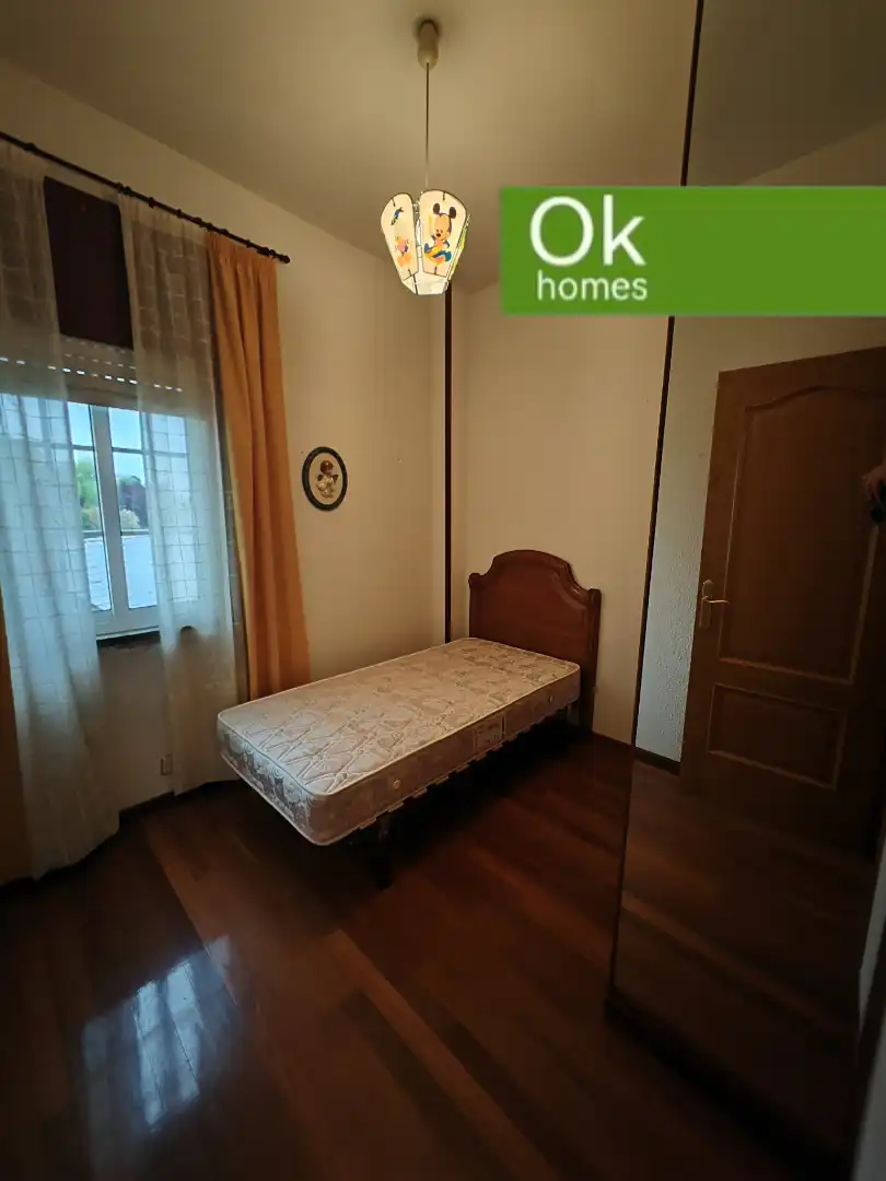 Bedroom of Detached homes for sale in Curtis  with Heating, Private garden and Parquet flooring