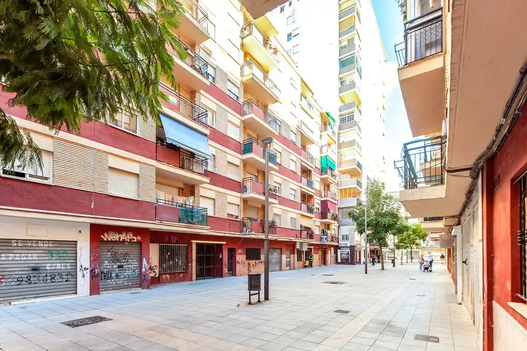 Business premises for sale in C/ Pintor Josep Ribera, imagen 3
