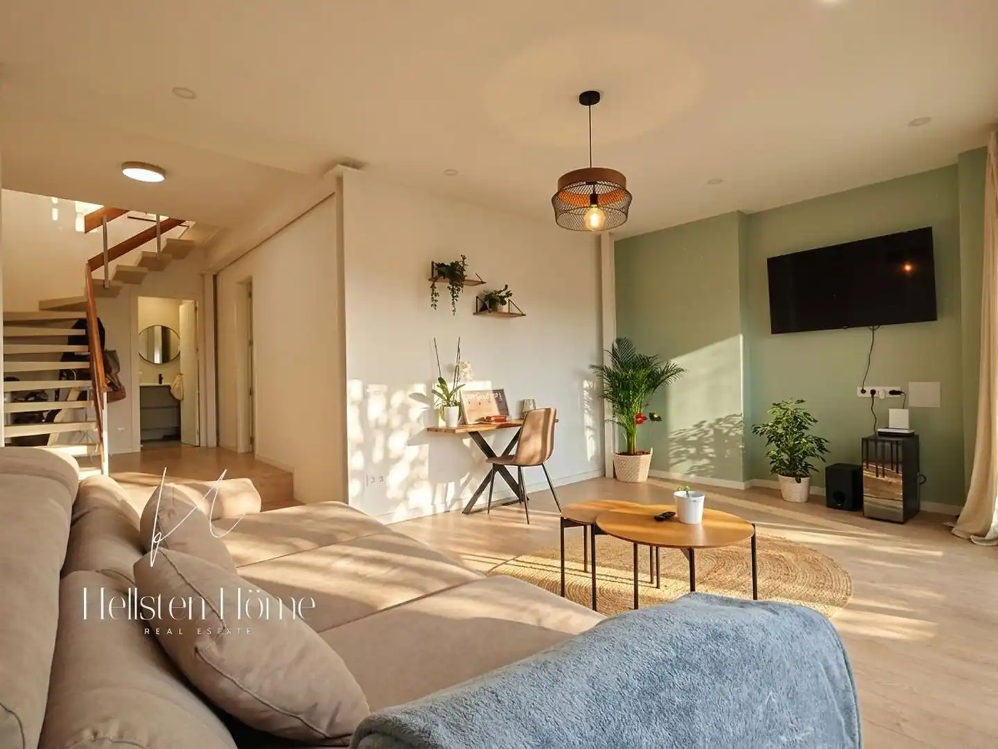 Sala d'estar de Casa o xalet en venda en Castelldefels amb Aire condicionat, Jardí privat i Terrassa