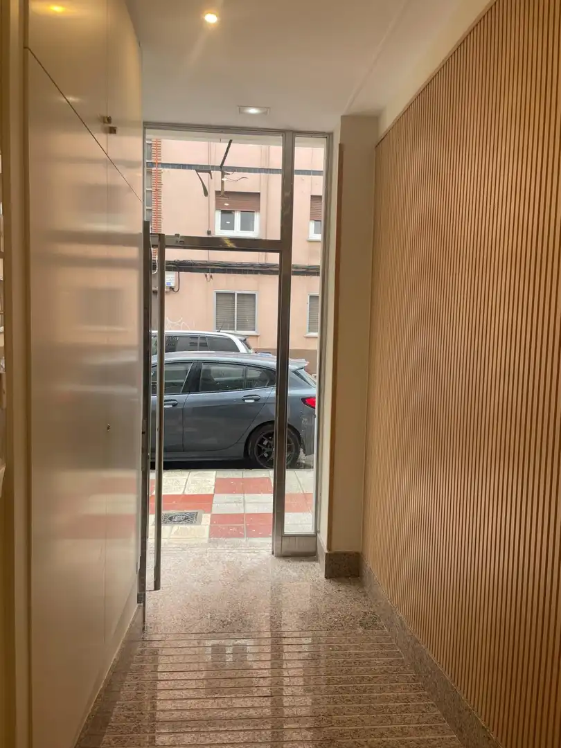 Parking de Apartamento de alquiler en León Capital  con Calefacción, Parquet y Terraza