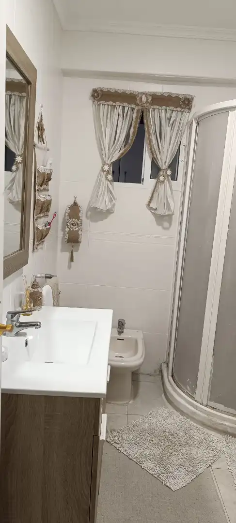 Bathroom of Flat for sale in Marbella  with Terrace, Oven and Washing machine