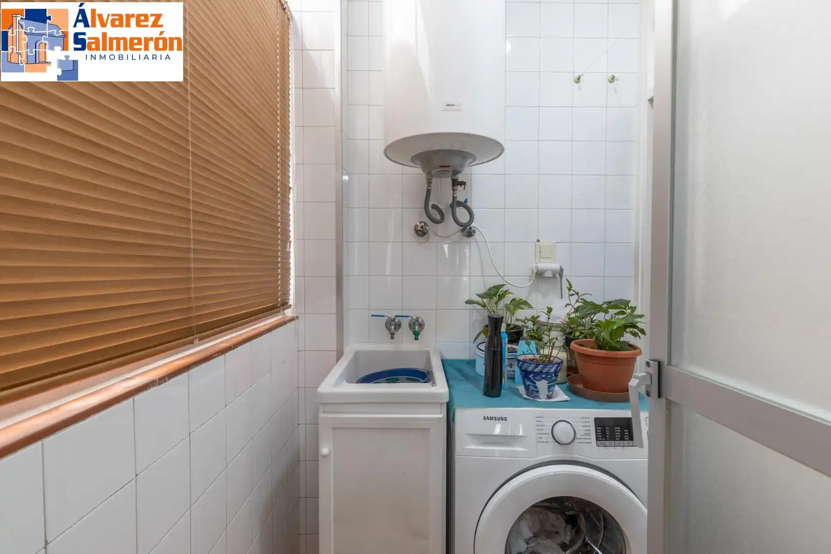 Baño de Piso en venta en Albolote con Aire acondicionado, Calefacción y Balcón