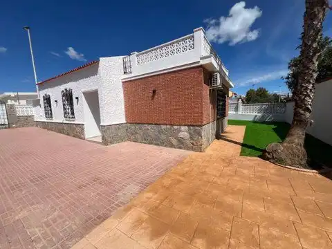 Adosado con jardín en venta en Playa de los Locos, imagen 2
