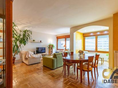 Living room of Flat for sale in  Madrid Capital  with Air Conditioner, Heating and Parquet flooring