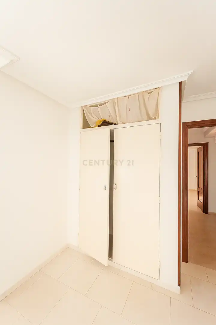 Bedroom of Flat for sale in Trujillo  with Air Conditioner, Oven and Washing machine
