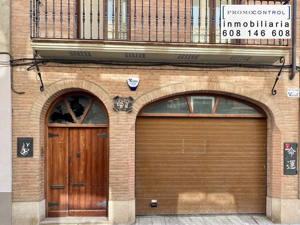 Vista exterior de Casa o xalet en venda en Zuera amb Calefacció, Parquet i Terrassa