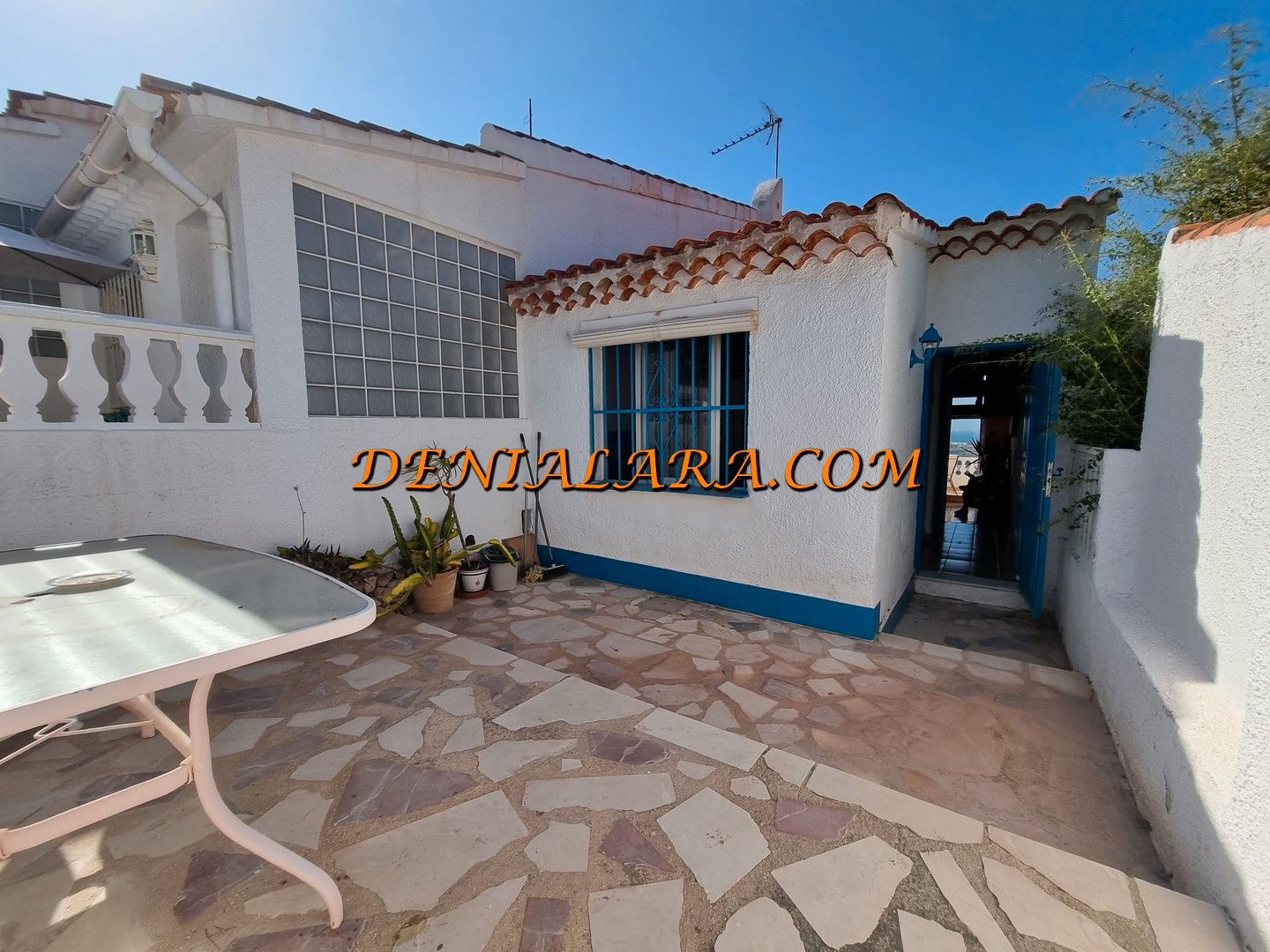 Exterior view of Single-family semi-detached for sale in Dénia  with Terrace, Furnished and Community pool