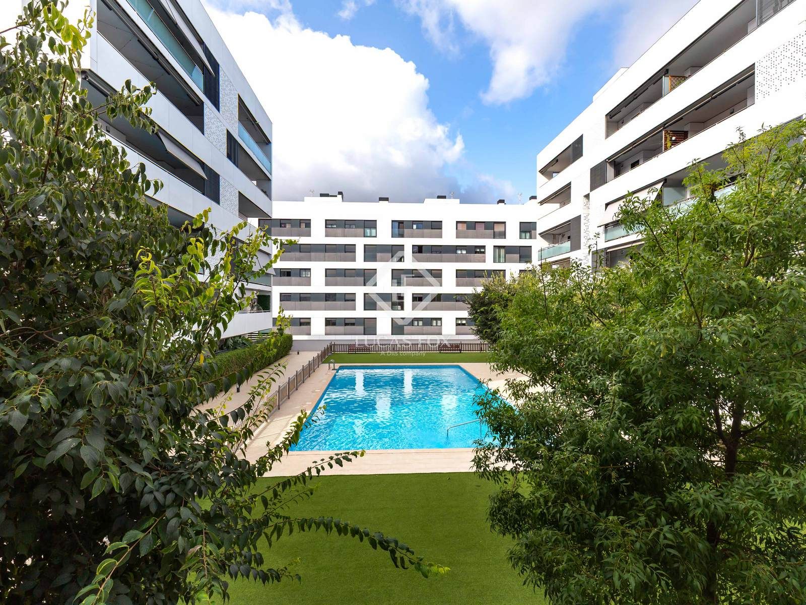 Swimming pool of Flat for sale in Sant Feliu de Llobregat  with Air Conditioner, Heating and Terrace